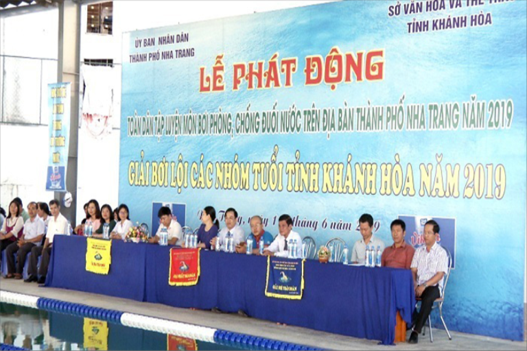 Vikoda sponsors for the launching ceremony encourage people to swim to avoid drowning 2019 in Khanh Hoa province