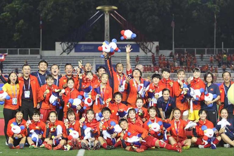 DCL accompanies the national women’s team defending the title of Sea Games 30th champion