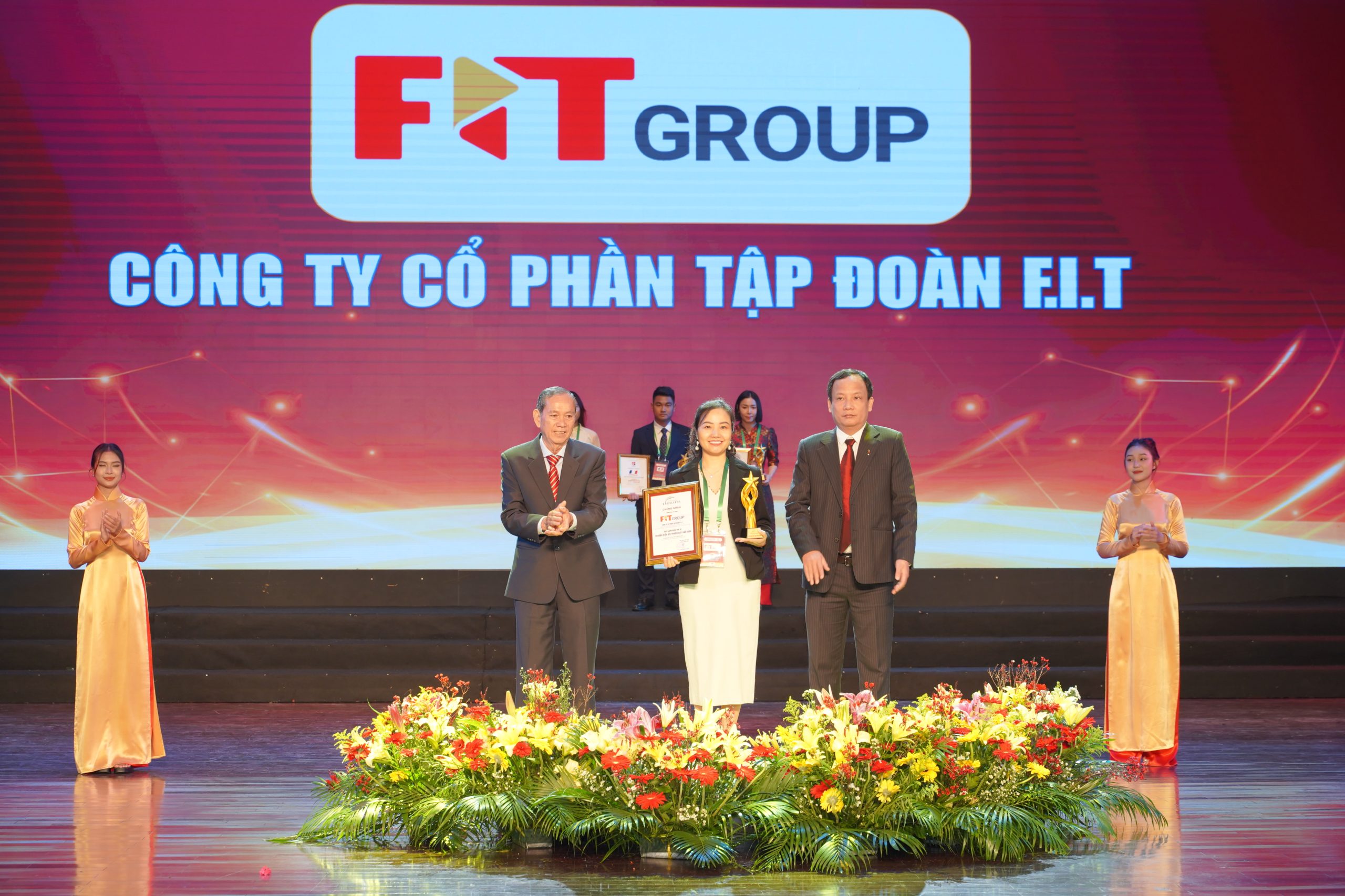 F.I.T Group xuất sắc đón nhận giải thưởng “Top 10 Thương hiệu Việt Nam xuất sắc 2024”