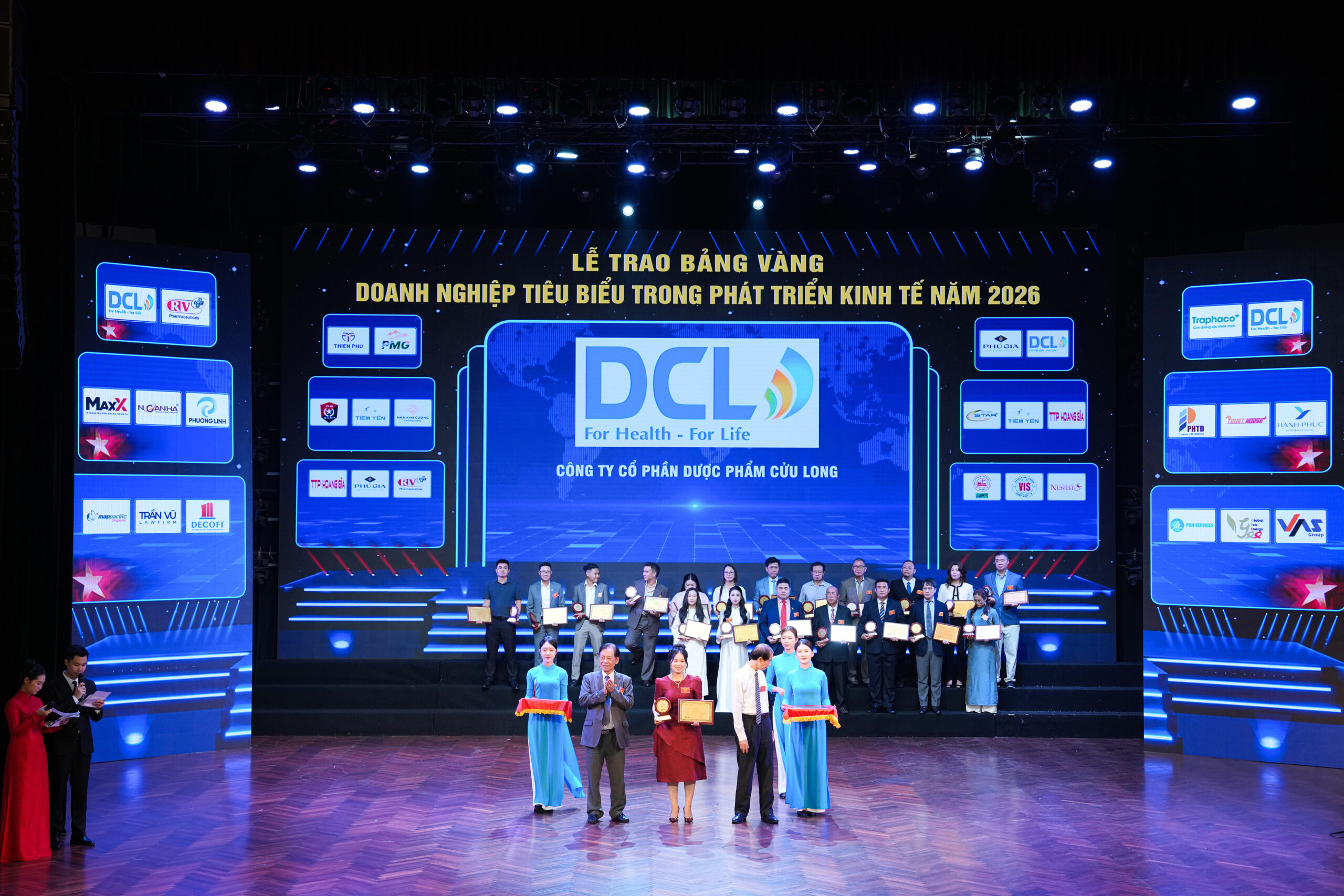 DCL ghi dấu ấn với giải thưởng Top 10 Doanh nghiệp tiêu biểu trong phát triển kinh tế – xã hội năm 2026
